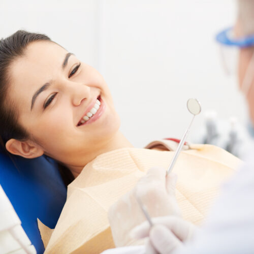 Beneficios de visitar al dentista de manera periódica